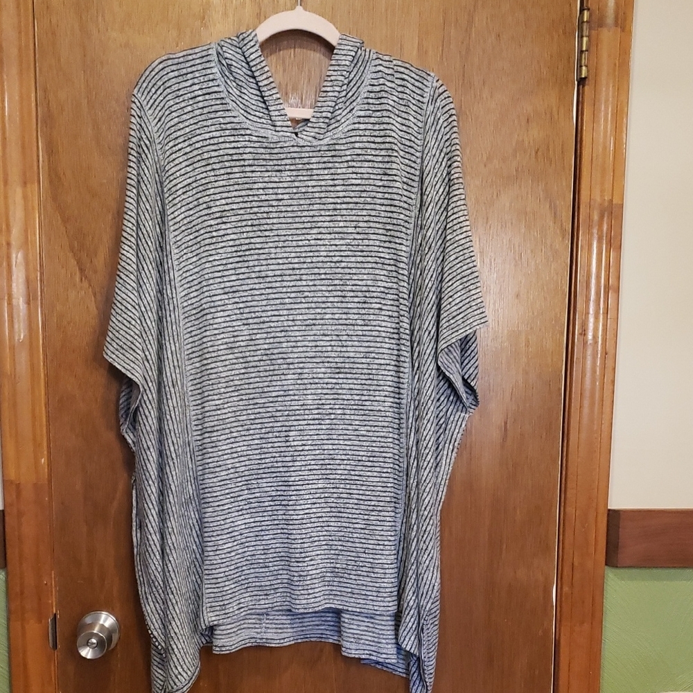 Lane Bryant Black & Gray Striped Knit Poncho